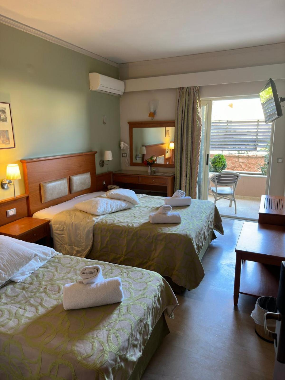 Paradise Lost Hotel-Apartments โตโล ภายนอก รูปภาพ